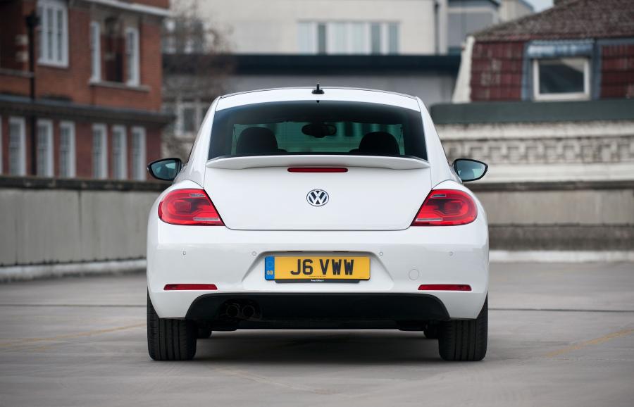 Volkswagen Beetle 2011 года  (UK) (фото 23 из 39)